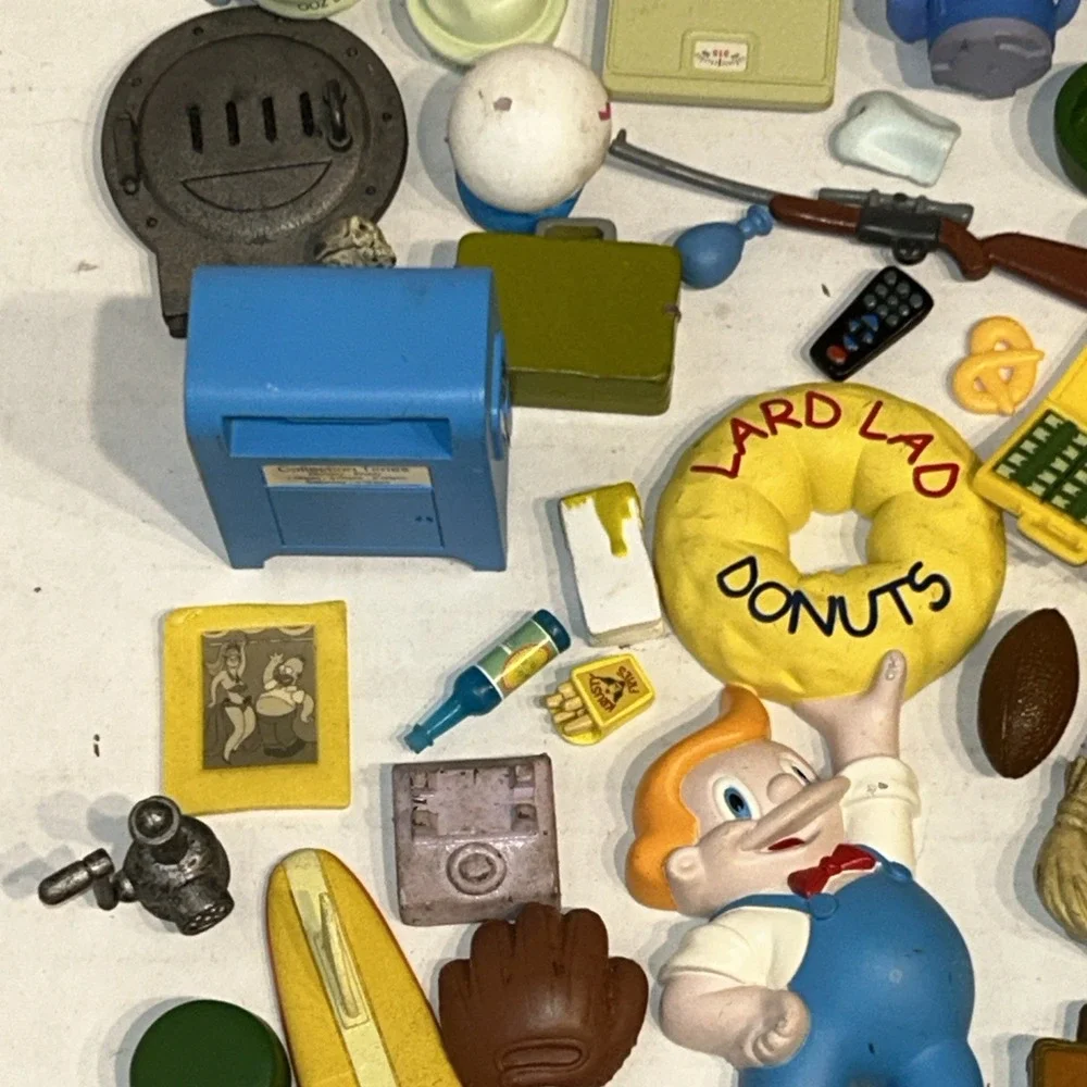 Lot of The Simpsons WOS World Of Springfield Accessories Playmates Parts Lard C4